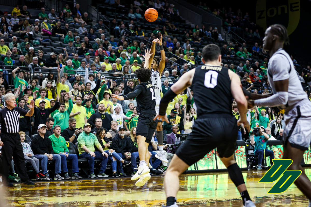 Keeshawn Barthelemy shoots against Colorado Thursday night in Eugene.