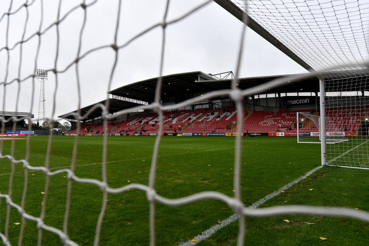 Can Ryan Reynolds really take Wrexham to the Premier League? Futbol