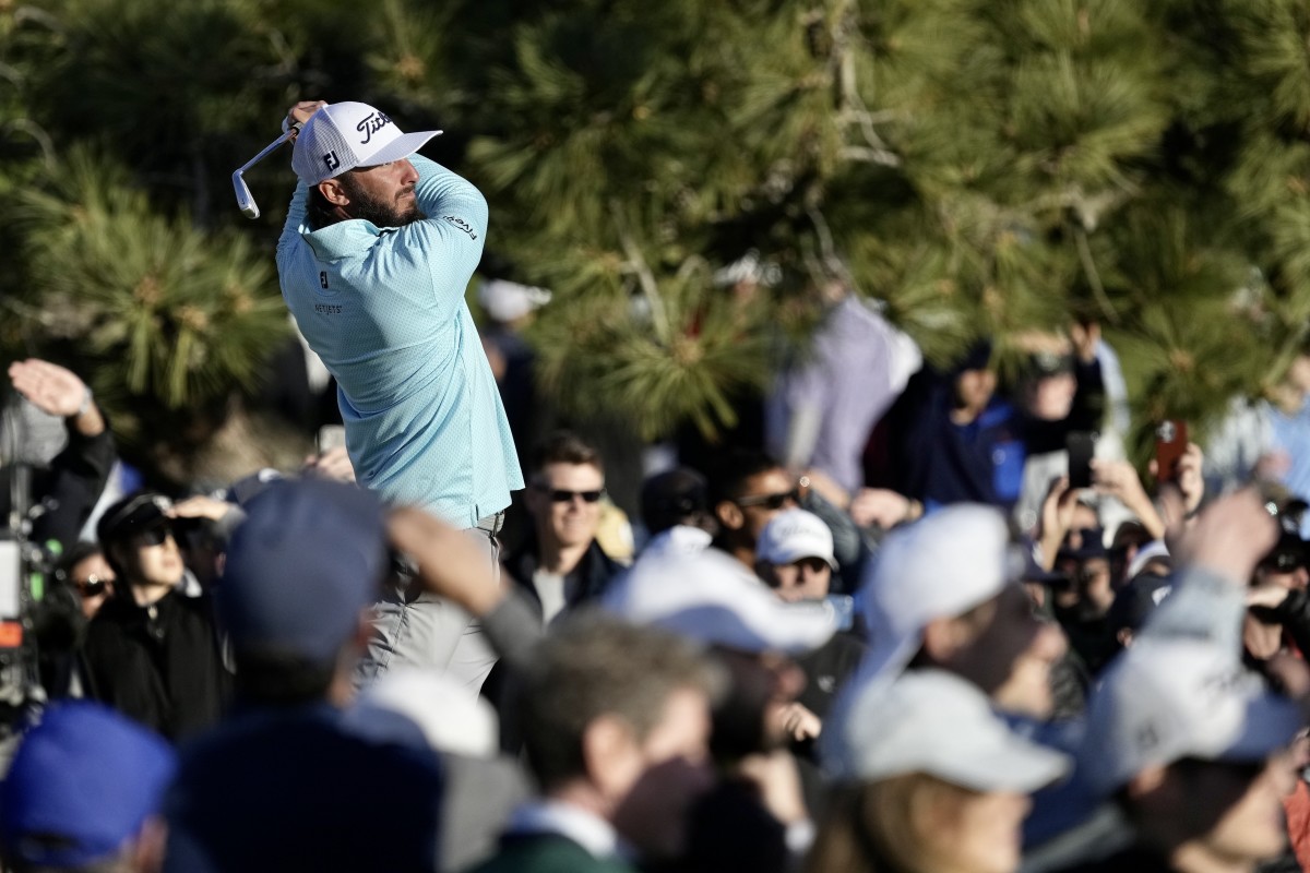 Max Homa delivers shot amid a crowd of onlookers at Torrey Pines