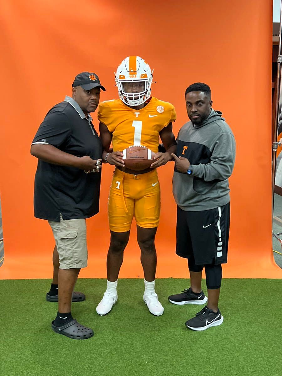 Jeremiah Beasley Narrows Recruitment, Includes Tennessee Football - Sports Illustrated Tennessee Volunteers News, Analysis and More - Vimarsana News
