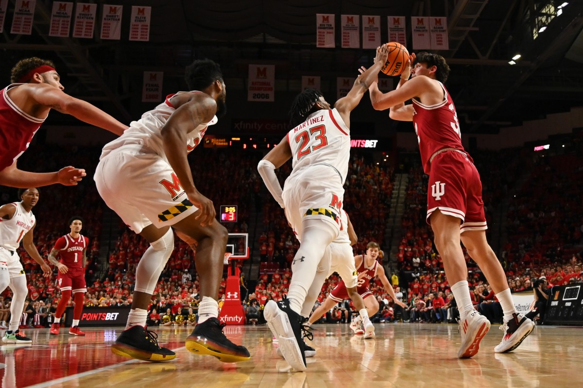 Indiana Hoosiers guard Trey Galloway (32) passes to the inside during the first half at Xfinity Center.