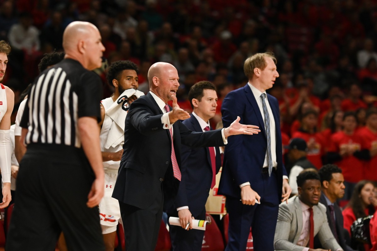 Terrapins head coach Kevin Willard and the bench reacts during the second half against the Indiana Hoosiers.