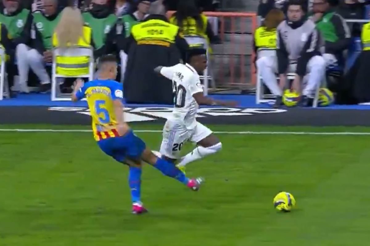 Gabriel Paulista pictured kicking Vinicius Junior during Real Madrid's 2-0 win over Valencia in February 2023