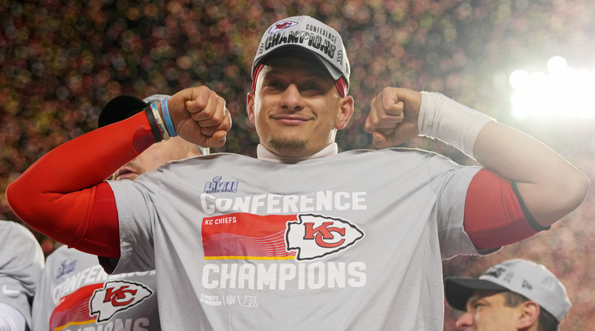 Chiefs quarterback Patrick Mahomes flexes after the team won the 2022 AFC championship game.