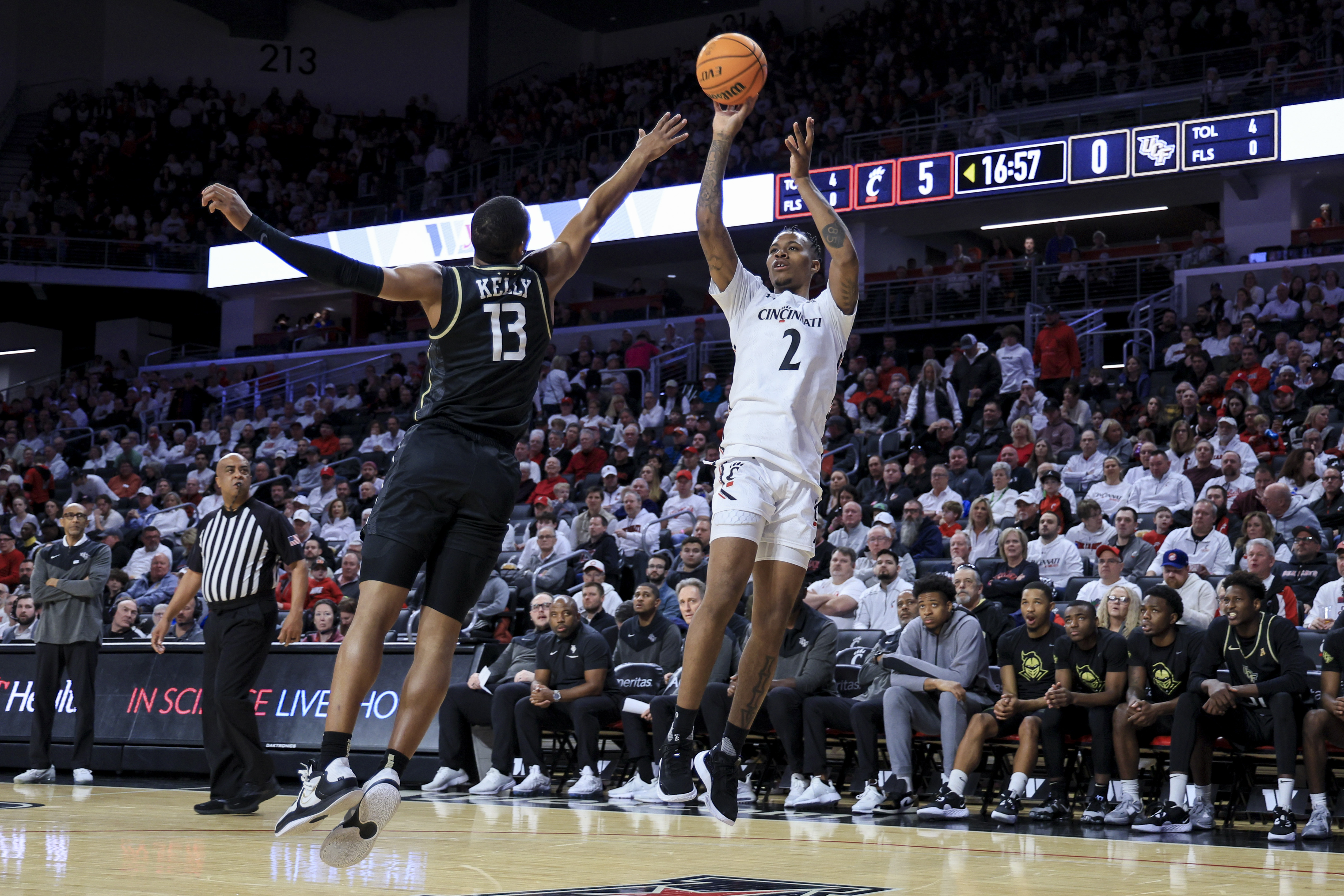 Three Man Weave Cincinnati Basketball Drops UCF 7364 For Crucial Win All Bearcats