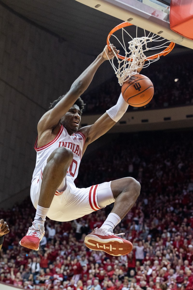 Kaleb Banks (10) slam dunks the ball in the first half against the Purdue Boilermakers.