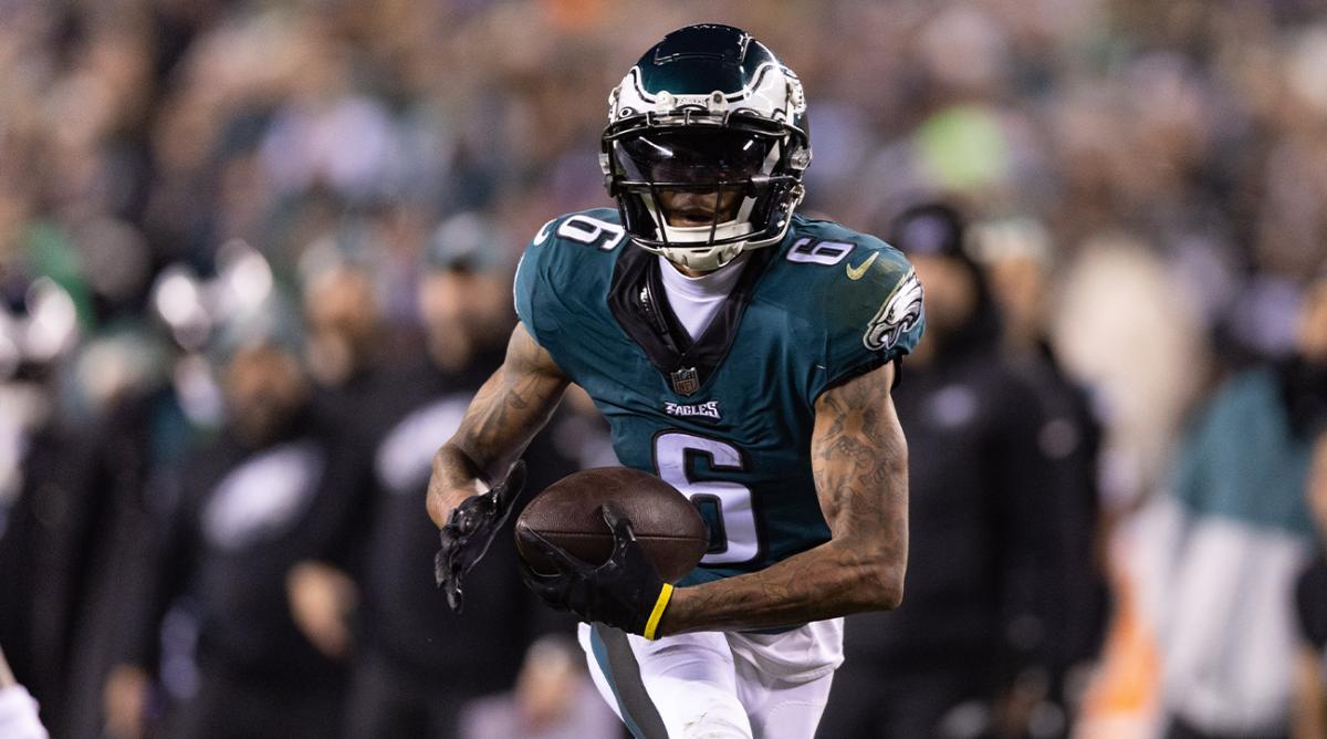 Jan 21, 2023; Philadelphia, Pennsylvania, USA; Philadelphia Eagles wide receiver DeVonta Smith (6) runs with the ball against the New York Giants during an NFC divisional round game at Lincoln Financial Field.