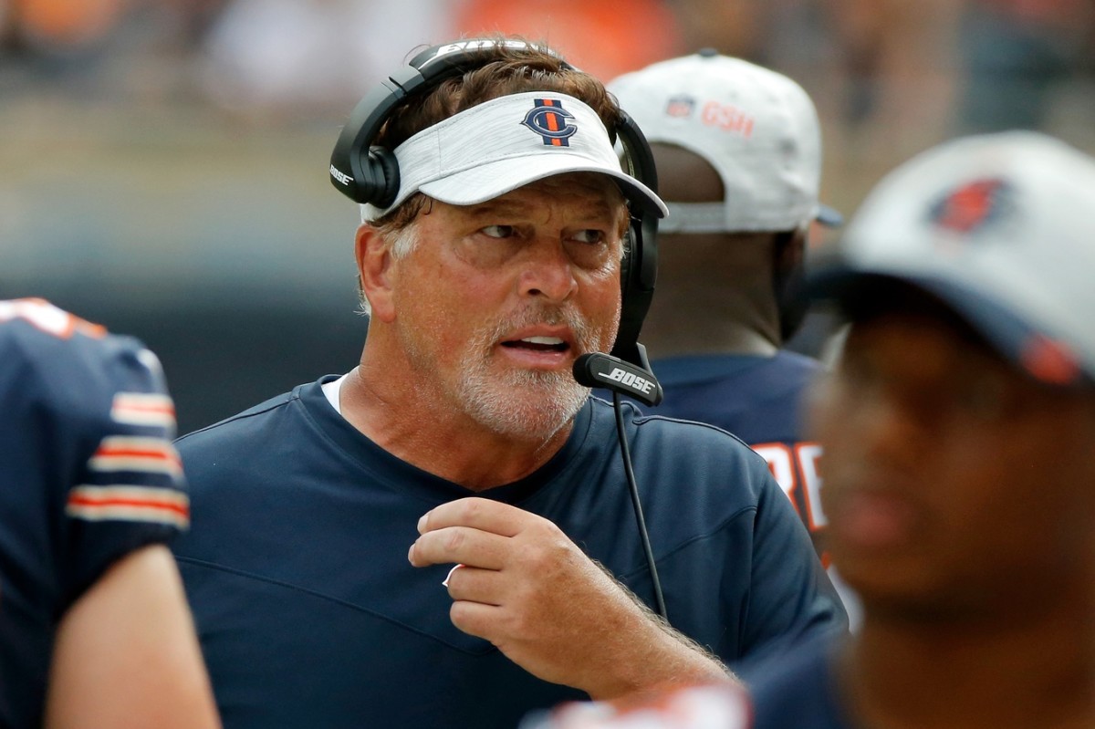 Clancy Barone coaches from the sideline for the Chicago Bears in 2021.