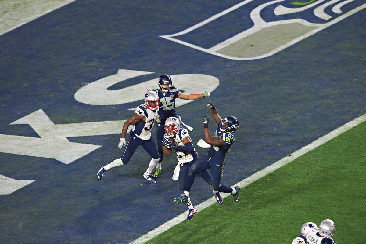 Malcolm Butler intercepts a pass at the end of Super Bowl 49