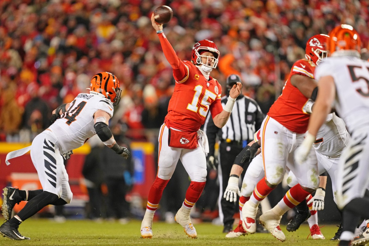 Chiefs quarterback Patrick Mahomes throws a touchdown pass during the third quarter of the AFC championship against the Bengals.