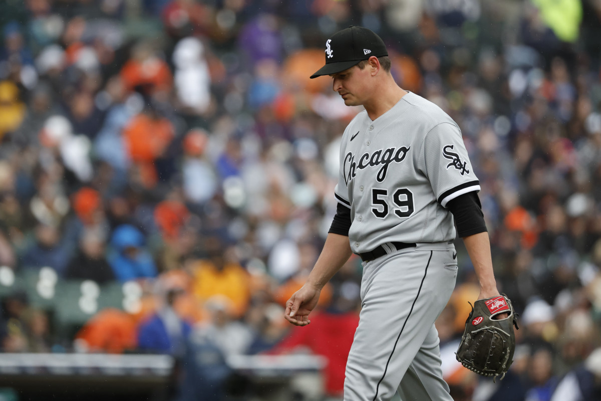 White Sox relief pitcher Kyle Crick (59) walks off the field after being relieved in the sixth inning against the Detroit Tigers. (2022)