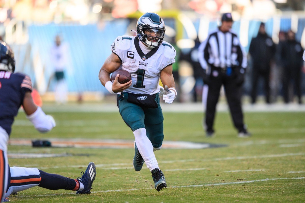 Eagles quarterback Jalen Hurts said he broke his clavicle against the Bears on Dec. 18.