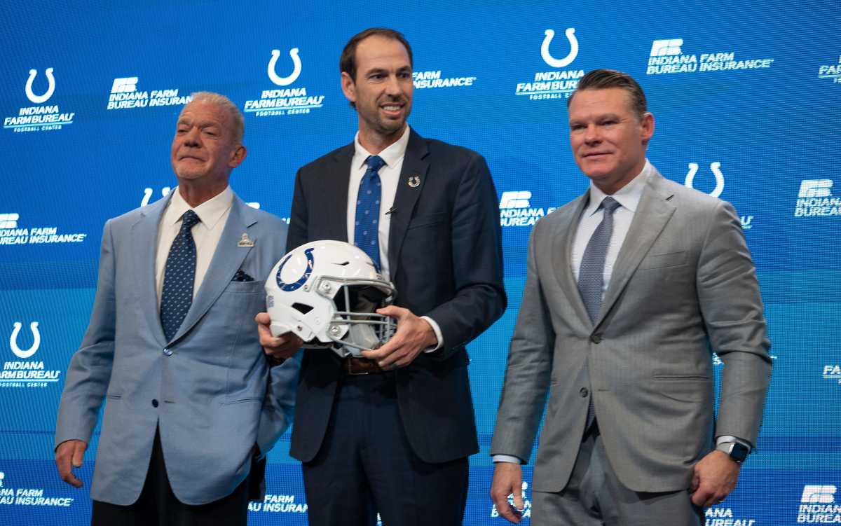 Colts coach Shane Steichen with owner Jim Irsay and GM Chris Ballard at a press conference