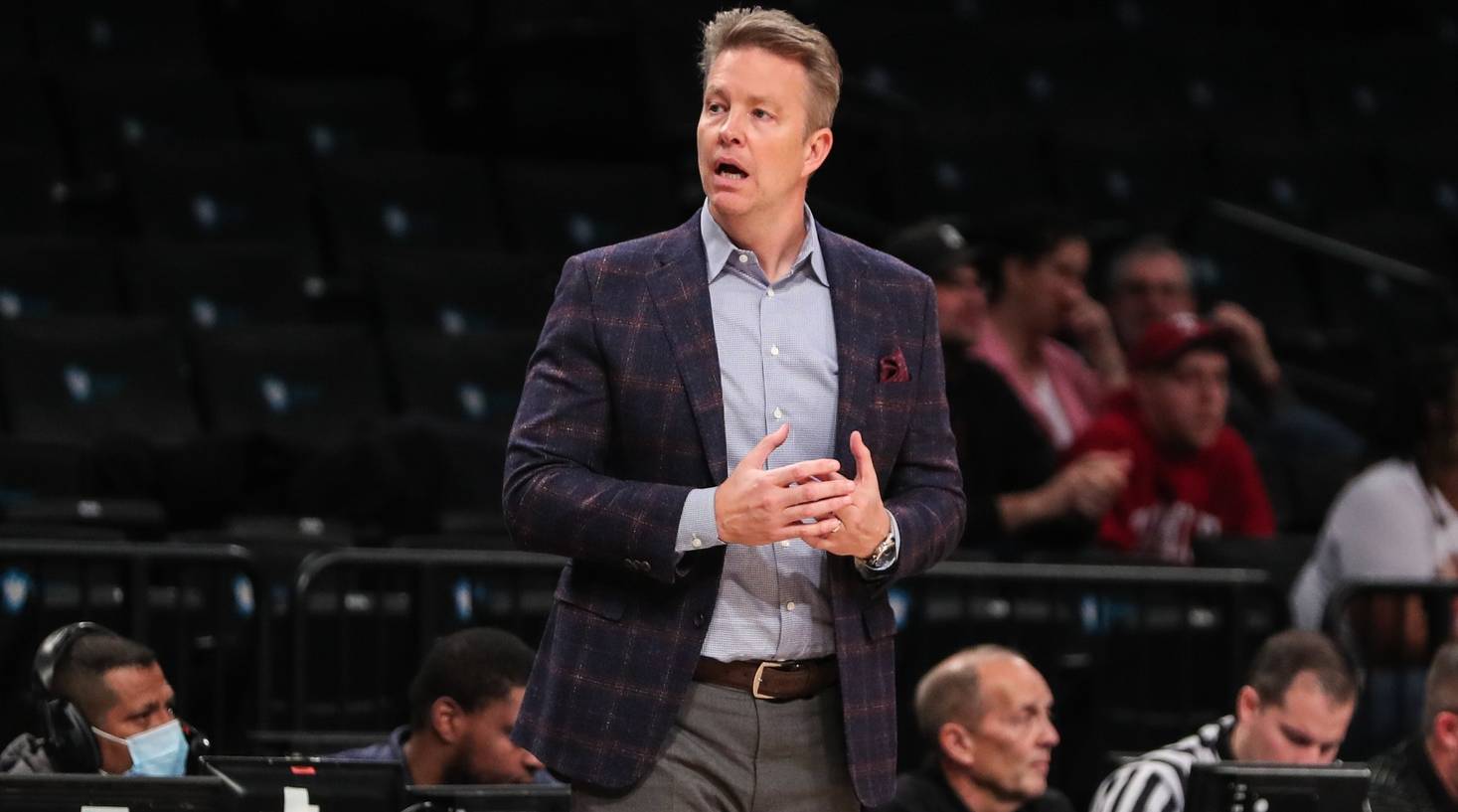 Richmond MBB Coach Chris Mooney to Miss Rest of Season After Heart