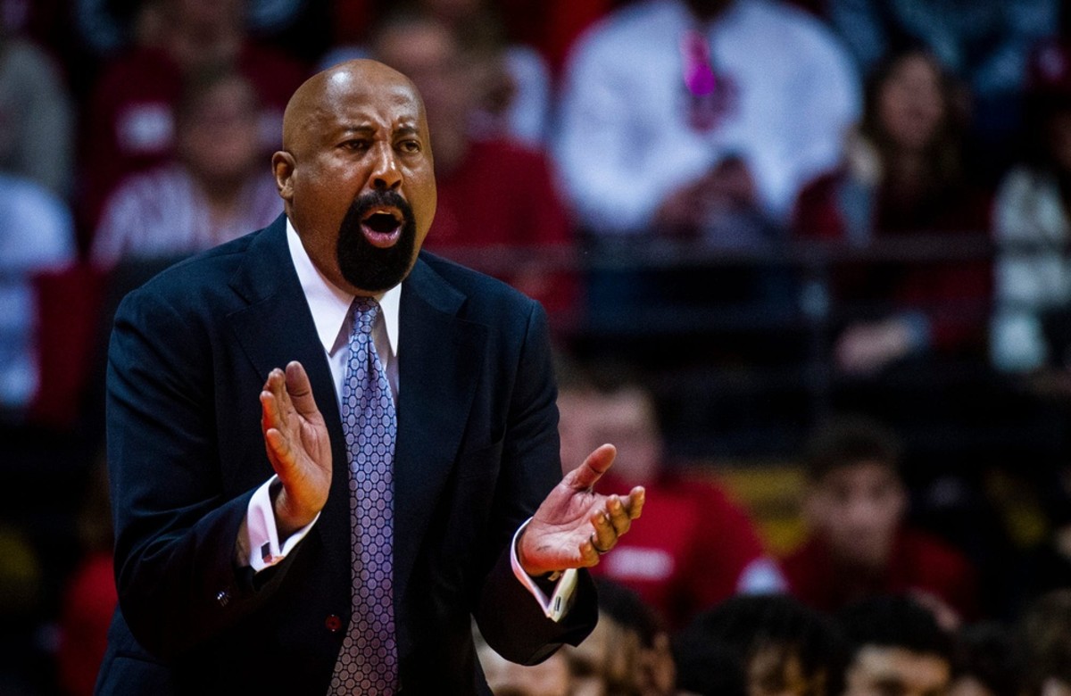 Indiana Head Coach Mike Woodson encourages his team during the first half of the Indiana versus Illinois.