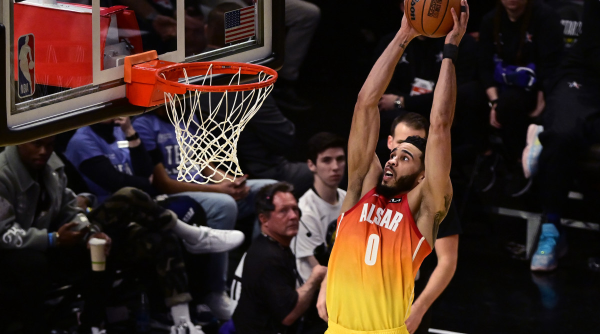 Team Giannis forward Jayson Tatum dunks the ball during the second half