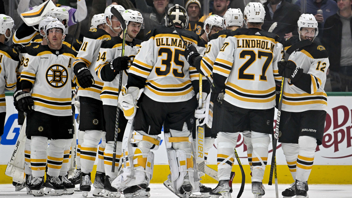 Bruins celebrate after beating Stars