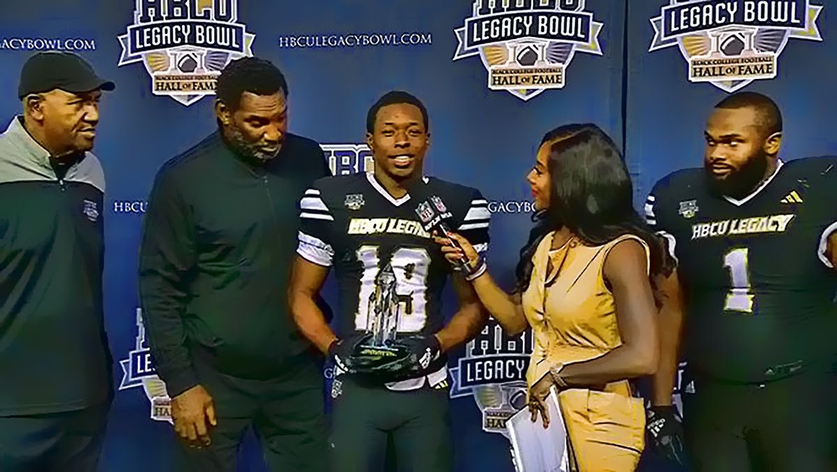 James 'Shack' Harris and Doug Williams present the Offensive and Defensive MVP Awards to Xavier Smith (FAMU) and Jason Dumas (Southern)