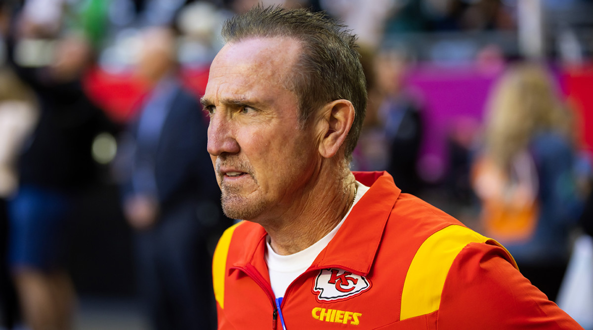 Chiefs defensive coordinator Steve Spagnuolo against the Eagles during Super Bowl LVII at State Farm Stadium.