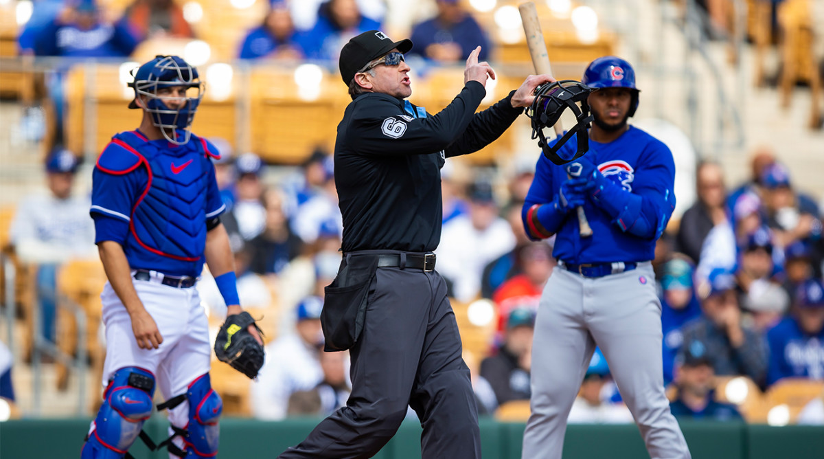 MLB umpire calls a pitch clock violation in Dodgers-Cubs Spring Training game.