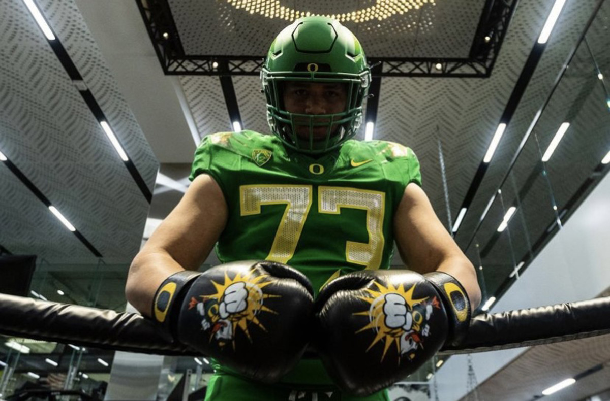 Brooks is one of the top offensive linemen in Oregon. 