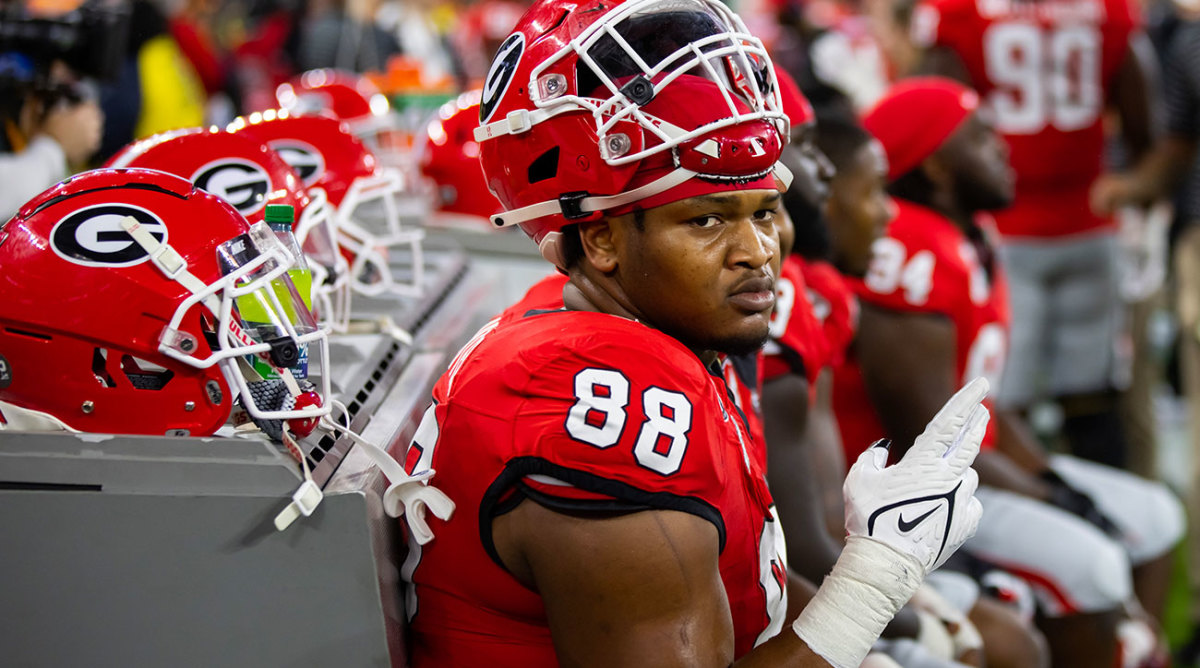 Georgia DT Jalen Carter on the bench during a game