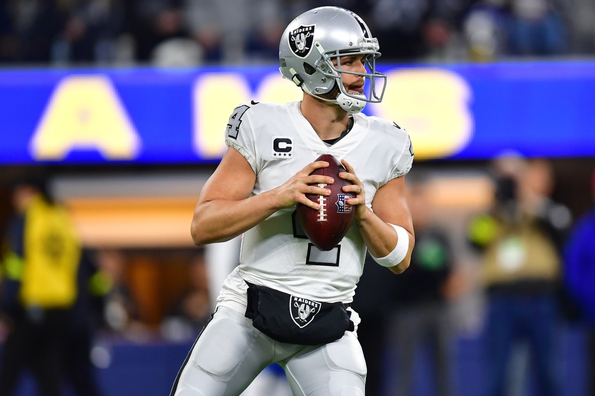 Former Raiders quarterback Derek Carr signed with the Saints.