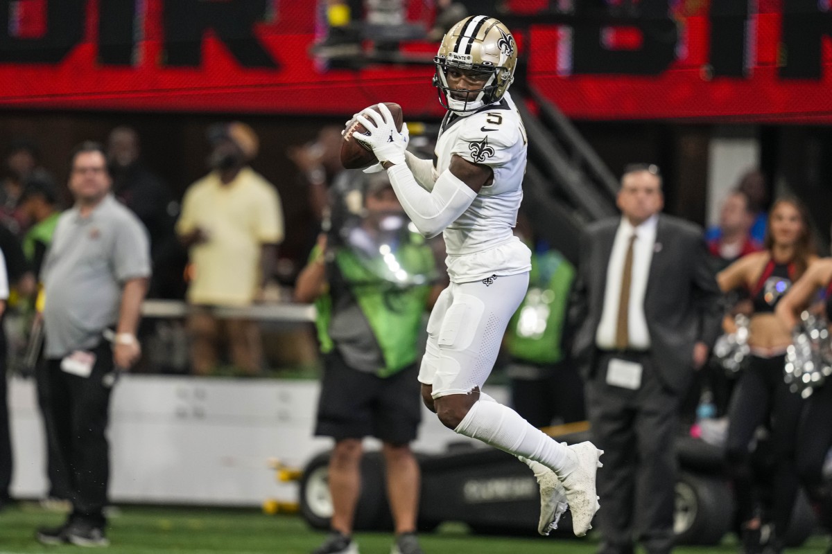Sep 11, 2022; New Orleans Saints receiver Jarvis Landry (5) makes a catch against the Atlanta Falcons. Mandatory Credit: Dale Zanine-USA TODAY