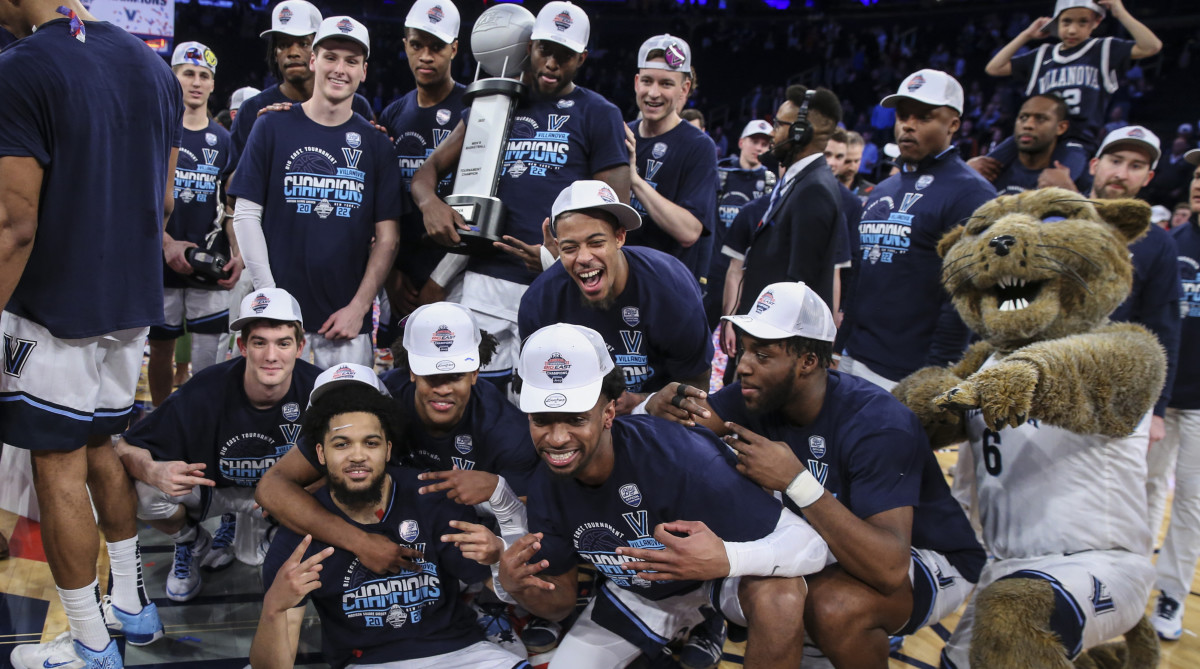 Villanova celebrates winning the 2022 Big East Championship at the Big East Tournament at Madison Square Garden.