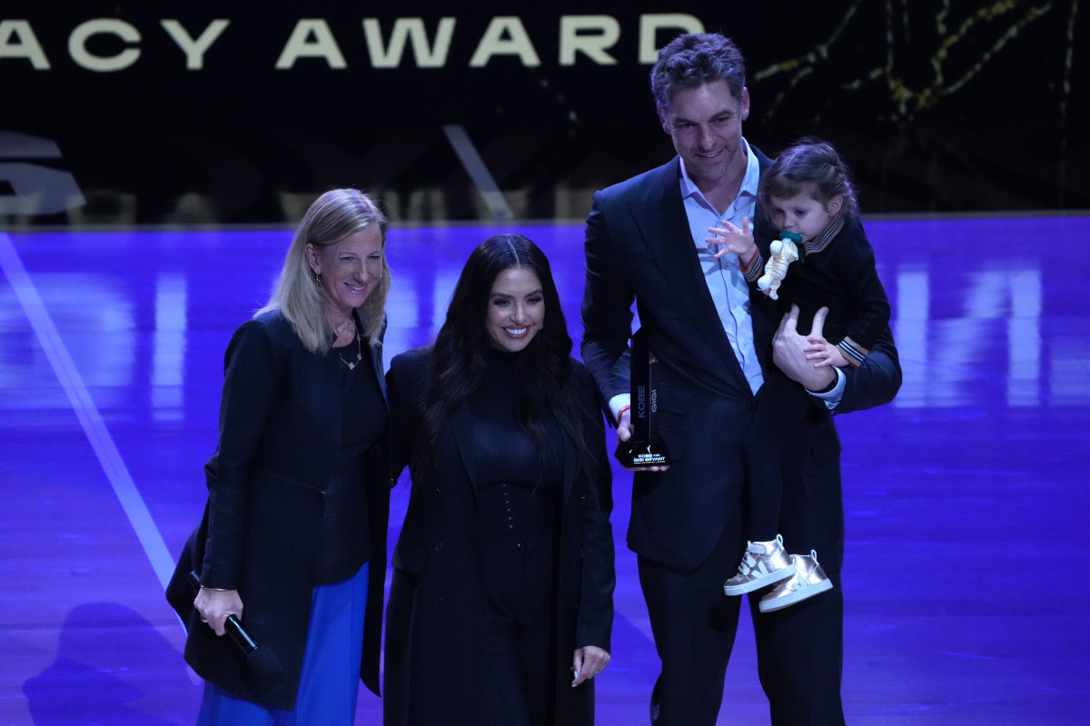 Lakers News How Pau Gasol Maintains Posthumous Familial Bond With Kobe