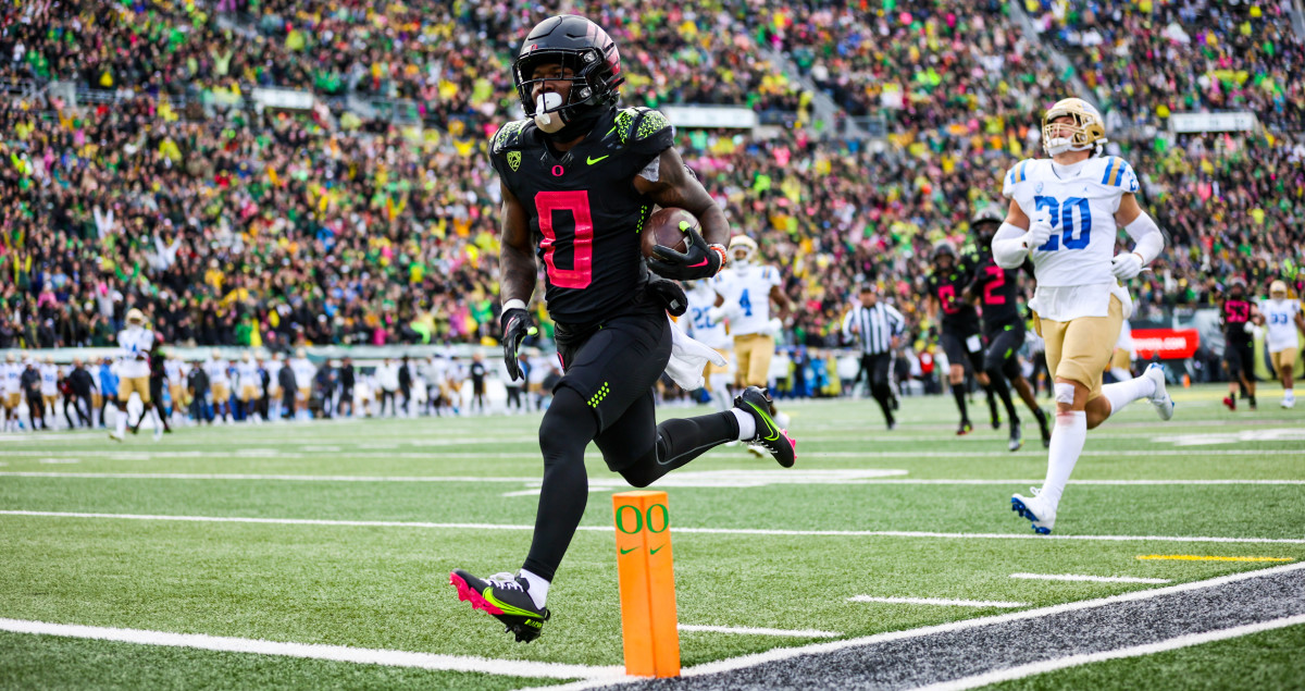 Top NFL Rookie Running Back Honors For Bucky Irving Oregon Football: Oregon Running Back Duo Lands on Doak Walker Award