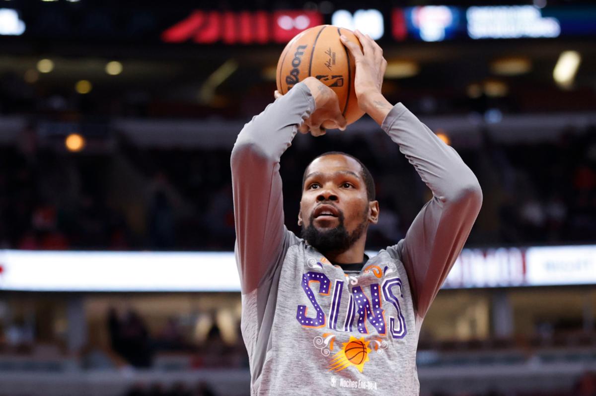 Suns F Kevin Durant was diagnosed with a grade 2 sprain of his left ankle after twisting his ankle in pre-game warmups on Wednesday night.