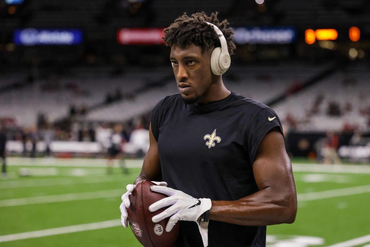 Sep 18, 2022; New Orleans Saints wide receiver Michael Thomas (13) warms up before a game against the Tampa Bay Buccaneers. Mandatory Credit: Stephen Lew-USA TODAY Sports