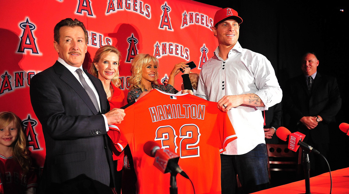 Angels owner Arte Moreno introduces new outfielder Josh Hamilton.