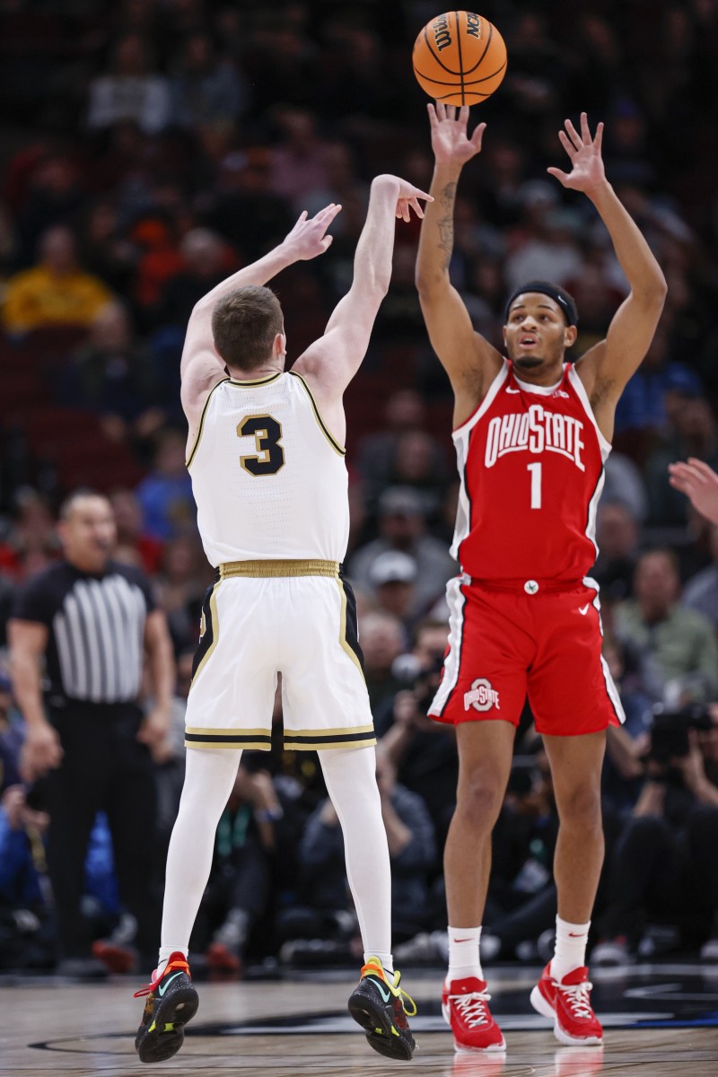 Purdue Boilermakers guard Braden Smith (3) shoots against Ohio State Buckeyes guard Roddy Gayle Jr. (1) during the first half at United Center.