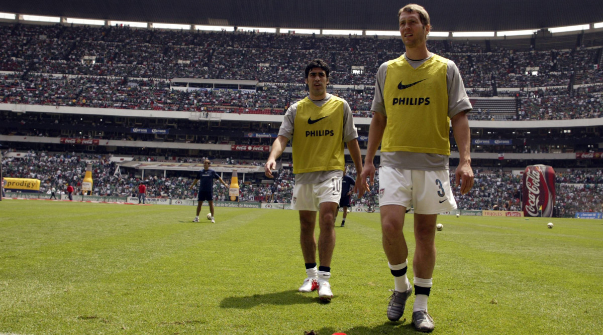 Gregg Berhalter and Claudio Reyna playing for the USMNT