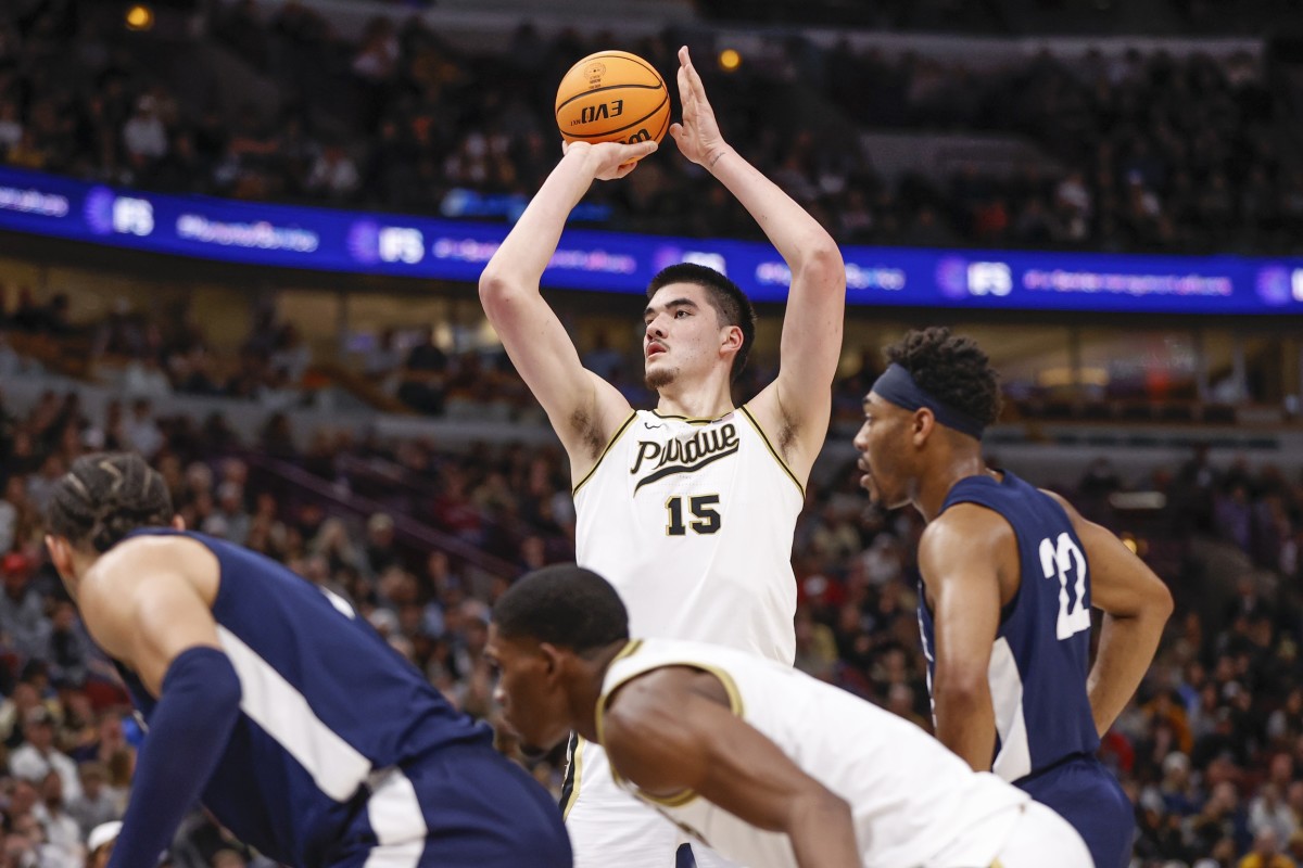 zach edey free throw vs penn state big ten title