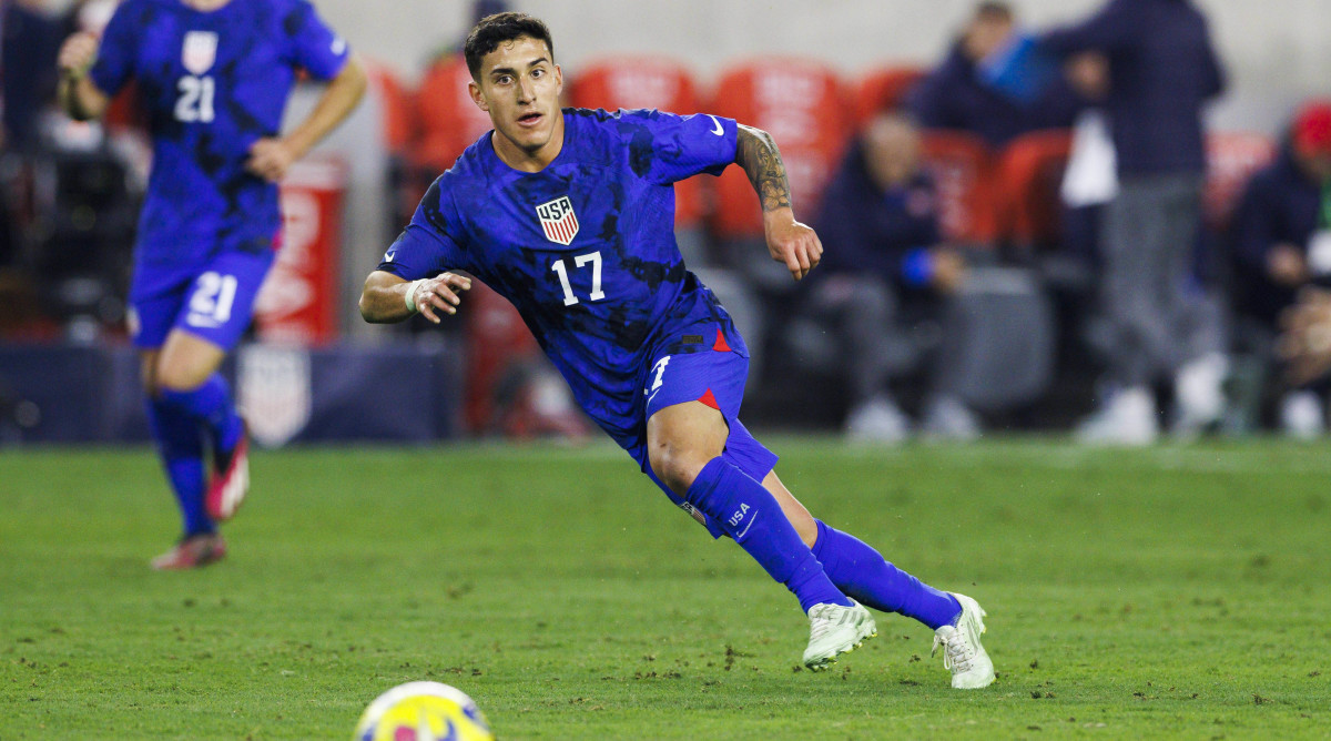 Alex Zendejas playing for the U.S.