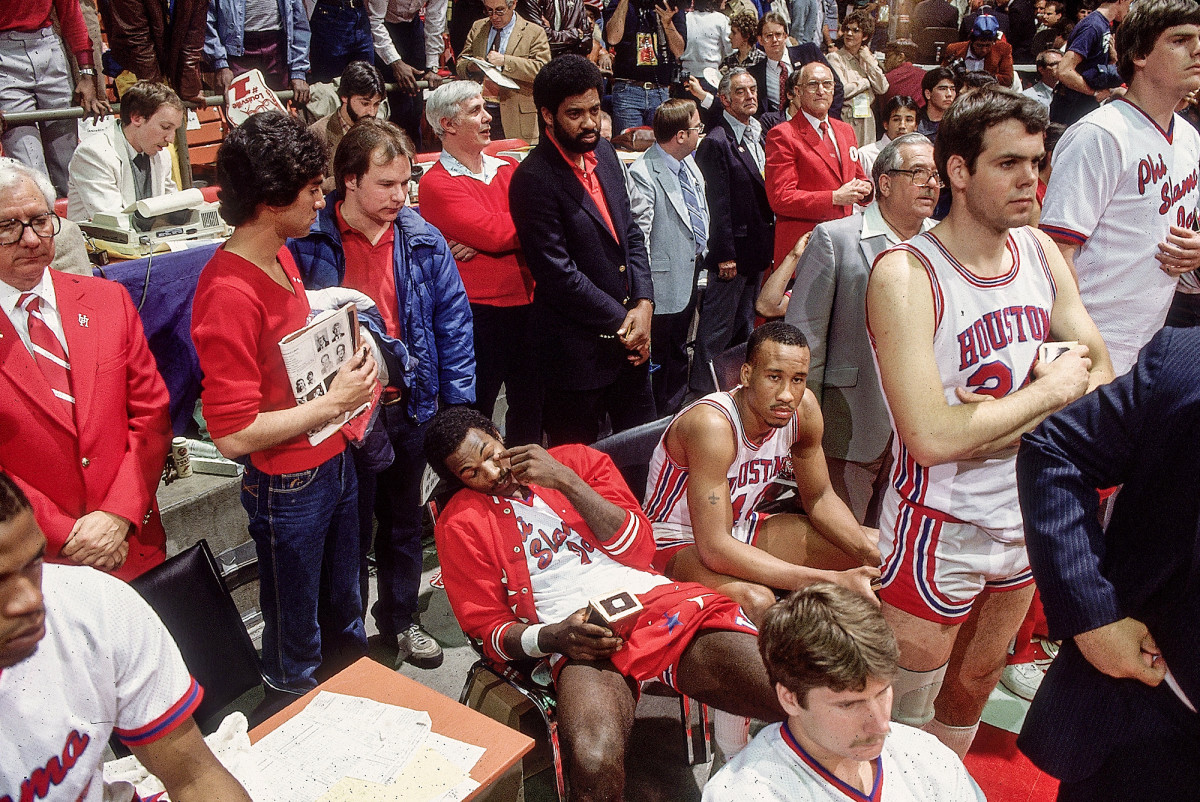 Houston’s bench was dejected after its loss in the 1983 men’s basketball national championship
