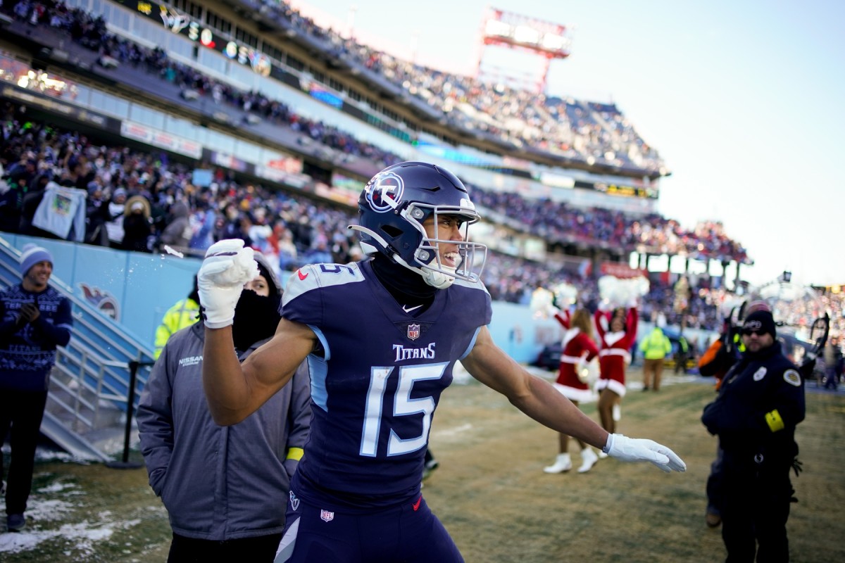 Tennessee Titans Bring Nick WestbrookIkhine Back on OneYear Deal