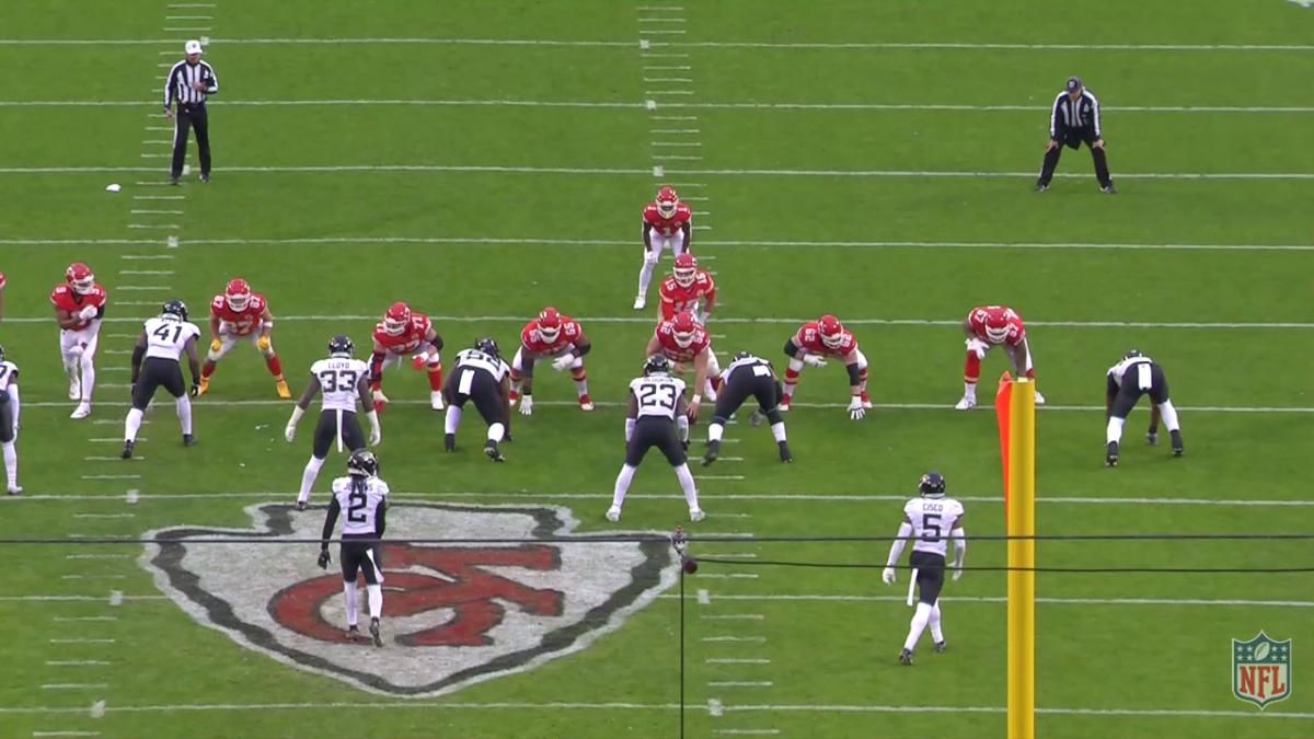 Orlando Brown extra wide split on open side