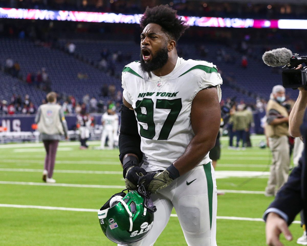 DL Nathan Shepherd shows emotion in 2021