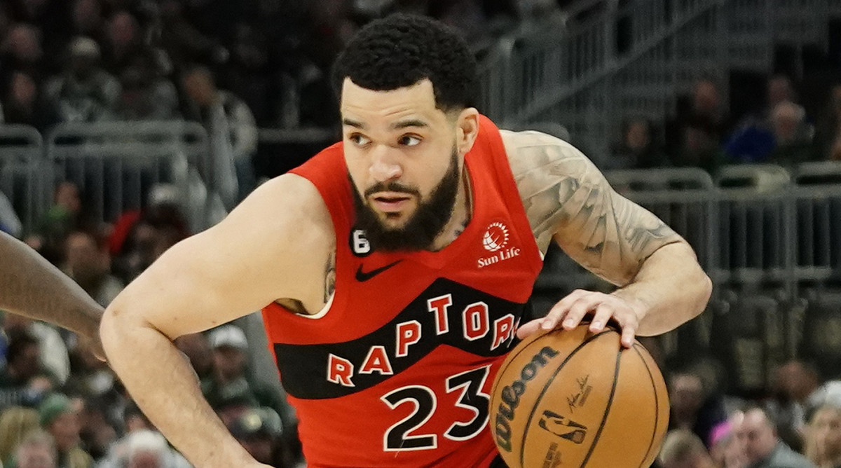 Raptors guard Fred VanVleet drives the ball