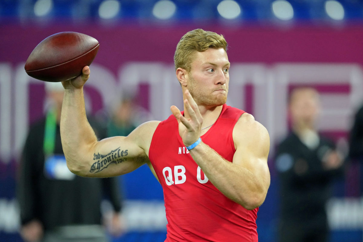 Kentucky quarterback Will Levis throws in a red top at the combine