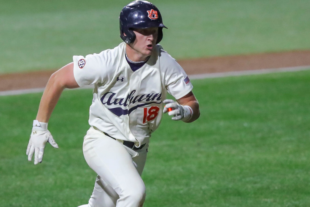 The best photos from Auburn baseball's win over Sports