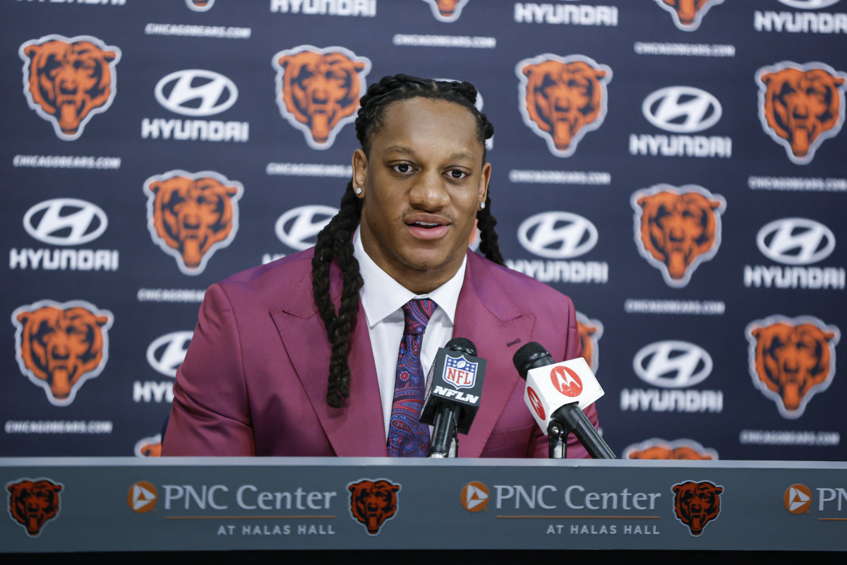 New Bears LB Tremaine Edmunds at a press conference