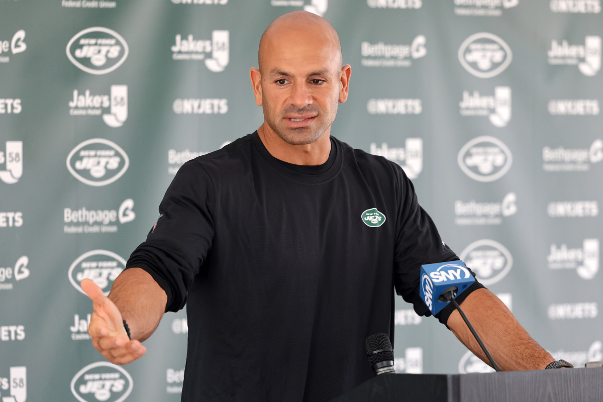 Jets' head coach Robert Saleh speaking at the team's facility