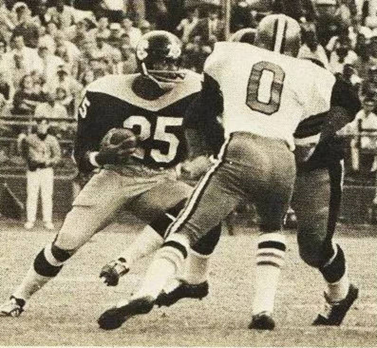 New Orleans Saints S Obert Logan (0) against the Pittsburgh Steelers during a game in 1967. Credit: Nosaintshistory.com