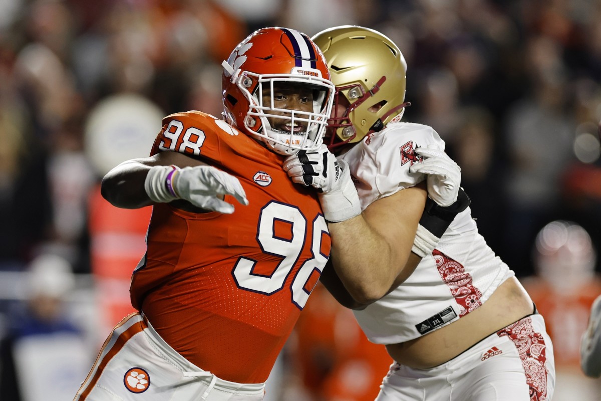Oct 8, 2022; Clemson Tigers defensive end Myles Murphy (98) fights to get past Boston College Eagles offensive lineman Ozzy Trapilo (70). Mandatory Credit: Winslow Townson-USA TODAY Sports