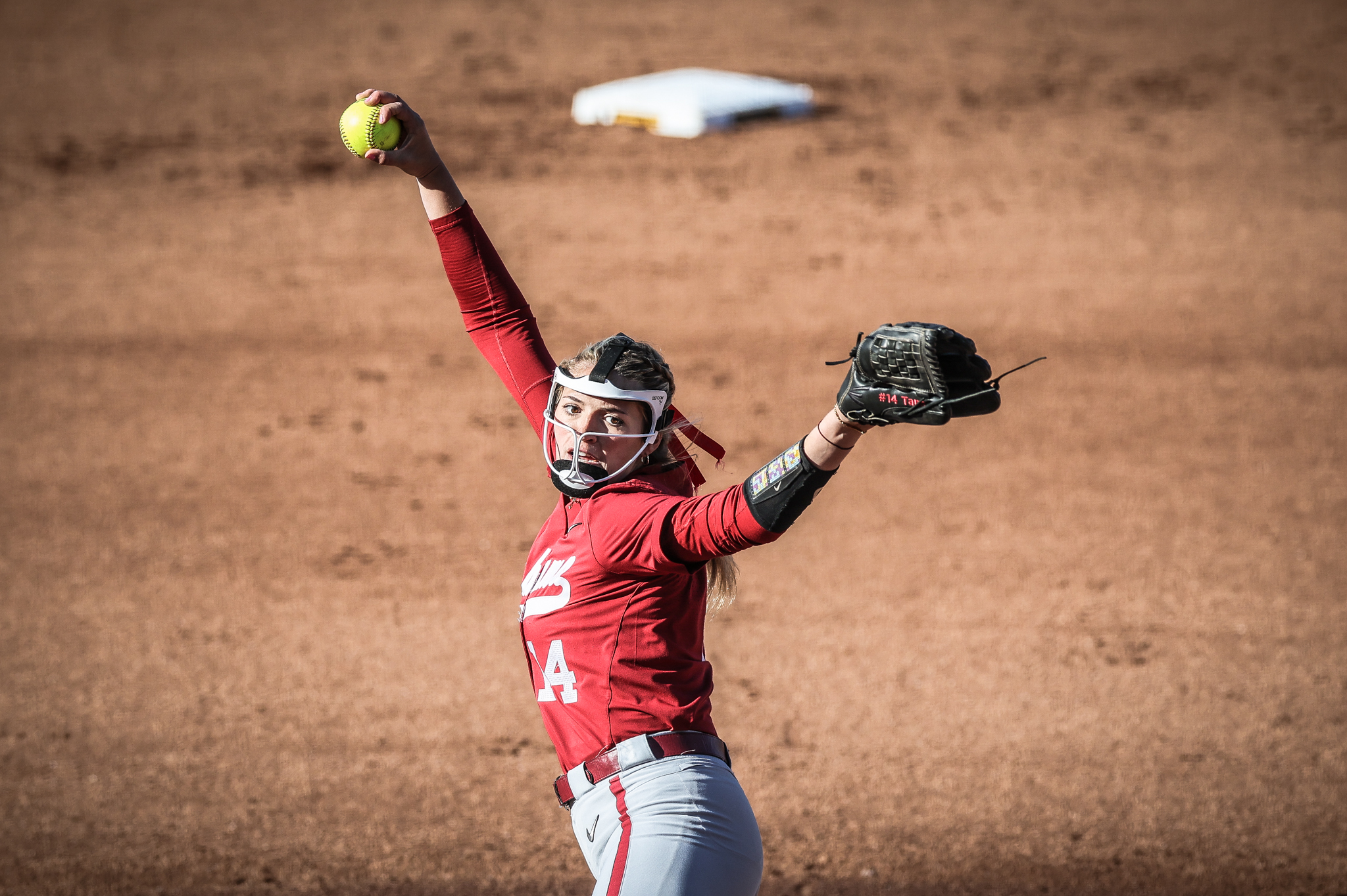 Alabama RHP Montana Fouts (14) throws a pitch in the Crimson Tide's 4-0 win over the Missouri Tigers on April 1, 2023 at Mizzou Softball Stadium in Columbia, Mo.